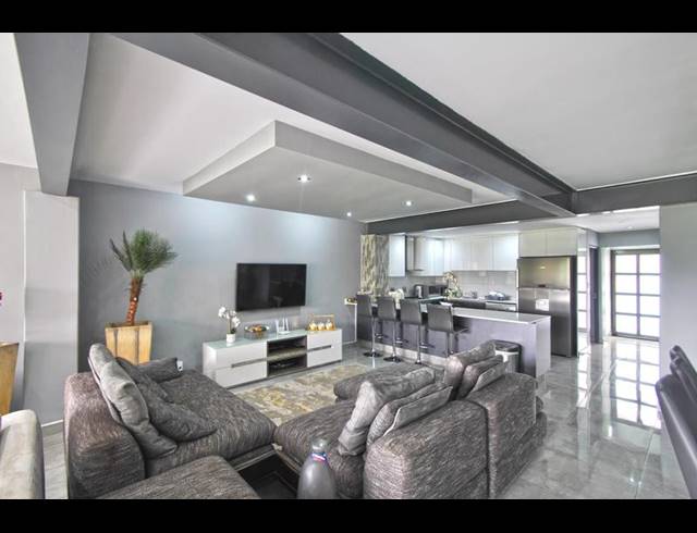 4 BEDROOM DUPLEX FOR SALE IN VAAL RIVER